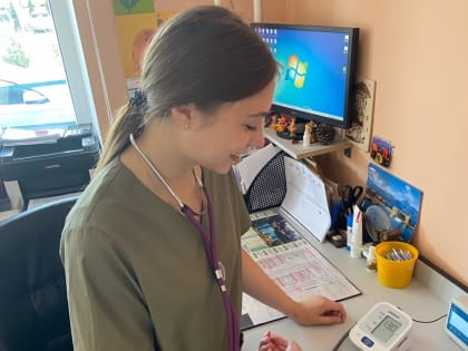 Участники студотряда «Алоэ» работают в псковском онкодиспансере