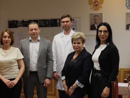 Эксперты НМИЦ ГБ им. Гельмгольца посетили офтальмологическое отделение нашей больницы
