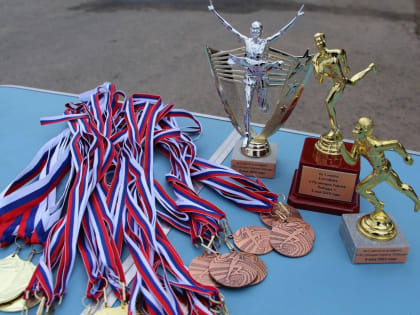 Легкоатлетическая эстафета «По улицам Героев Победы» прошла в Пыталово