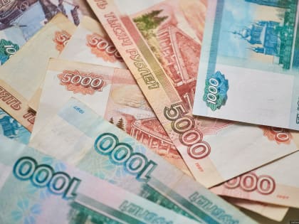 Российских работодателей могут обязать выплачивать компенсацию за задержку зарплаты