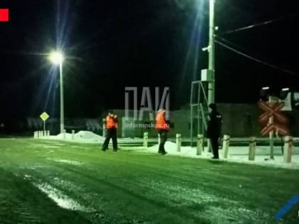 Пьяный мужчина угодил под движущийся поезд в Локне