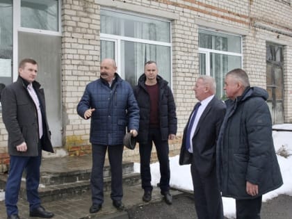 В деревне Новохованск проверили условия хранения лекарств для продажи