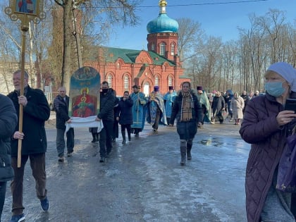 В храме святого Александра Невского города Пскова прошел крестный ход с Державной иконой Божией Матери