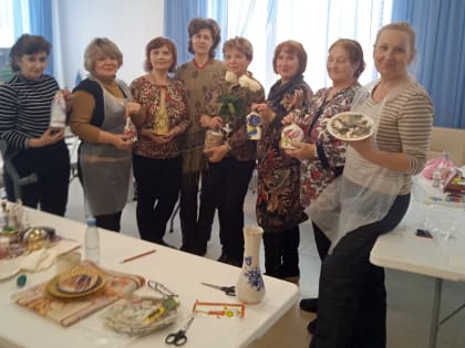 В библиотеке имени Курбатова открылась выставка псковички Анны Лухтан
