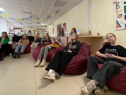 «Не такая, как все»: в библиотеке имени Курбатова прошел профессиональный тур для старшеклассников