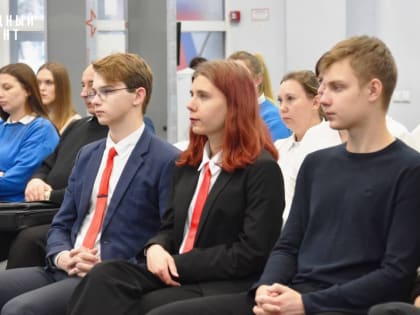 Лекцию по истории для псковской молодёжи провели в региональном штабе Владимира Путина