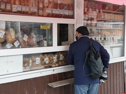 Ларьки у входов в торговые центры — во благо бизнеса или привет из 90-х?