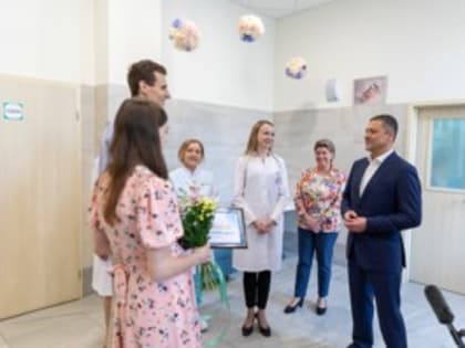 Новую меру поддержки семей, родивших тройню, анонсировал Михаил Ведерников