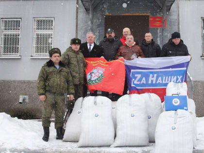 Участники «Боевого братства» передали тёплые вещи псковским бойцам