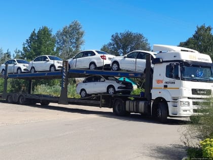 Первая партия автомобилей медслужбы поступила в Псковскую область