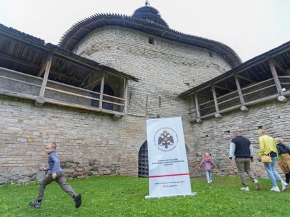 Рейтингомер: памятник бабушке, камбэк сити-менеджера и Брячак «в домике» 