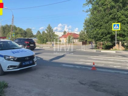 Пенсионерку госпитализировали после наезда автомобиля в Пскове