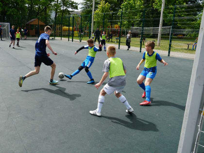 Псковские росгвардейцы организовали спортивный праздник для детей