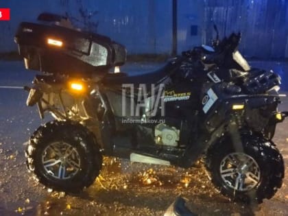 Два человека пострадали при столкновении квадроцикла и трактора в Гдовском районе