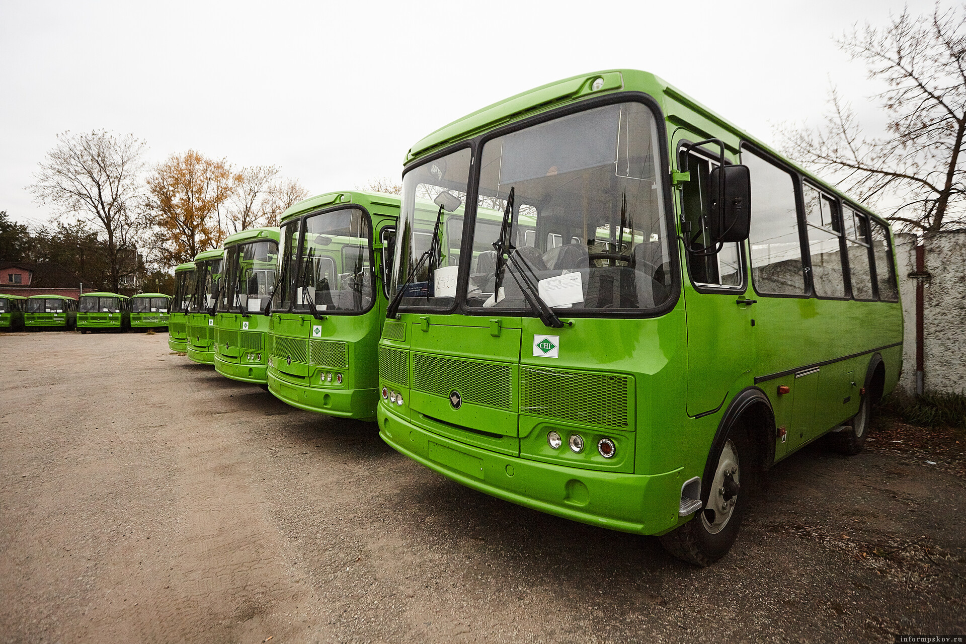 Расписание автобусов псковпассажиравтотранс 6. Псковпассажиравтотранс Псков. ПАЗ зеленый. Новый автобус Псков зеленый. Автобус Псков зеленый.