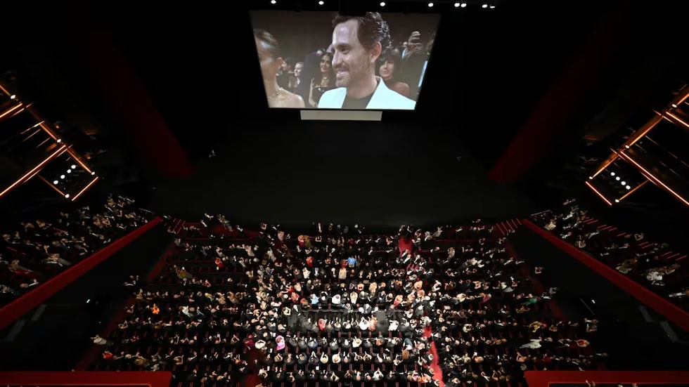 Cannes: La Obertura de los Aplausos Fingidos