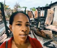 Imagen para: Mujer pierde vivienda en incendio de Los Miches y clama por ayuda urgente