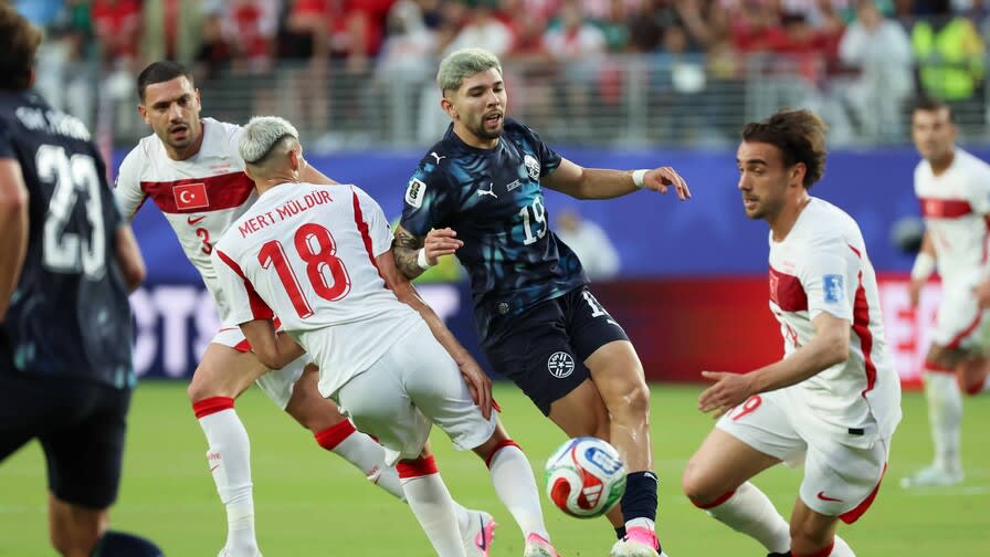 Paraguay se aferra al Mundial: gol tempranero y drama en California