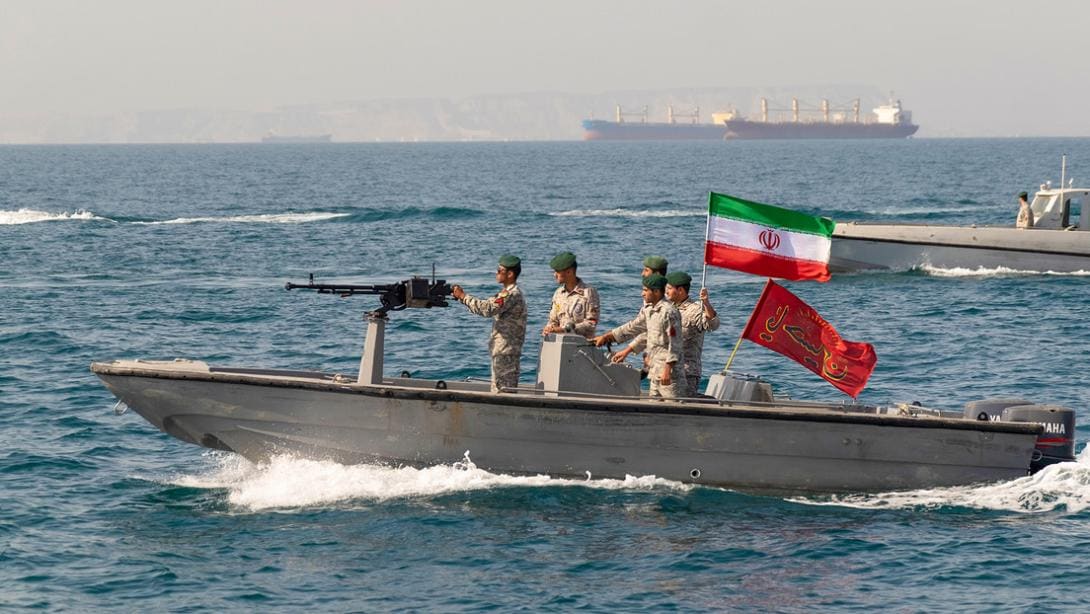 Todo buque que se acerque a Ormuz será «tomado como objetivo», advierten Guardianes de la Revolución iraníes