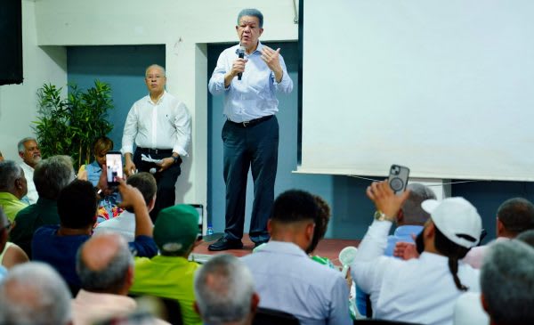 Leonel Fernández presiona al Ejecutivo por el costo de los hidrocarburos