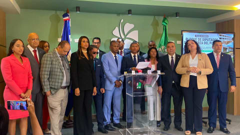 FP presiona a Educación: Piden interpelar a De Camps