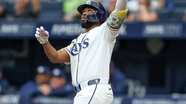 Junior Caminero firma noche histórica con tres vuelacercas en Tampa Bay