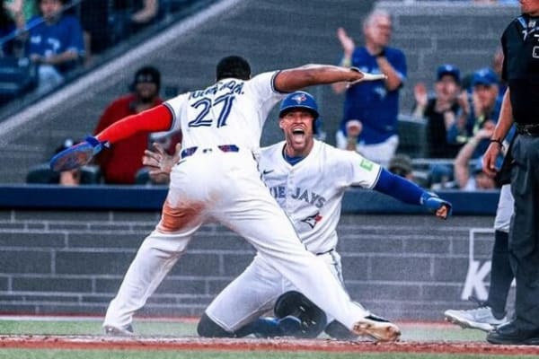Azulejos Dominan a Yankees: Luz de Esperanza en el Este