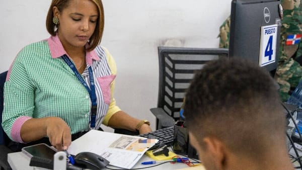 Permiso digital de salida de menores: una herramienta que transforma la educación y la movilidad familiar en República Dominicana