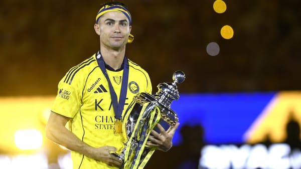 CR7 SE CORONA EN ARABIA: LÁGRIMAS Y GLORIA POSTRERA