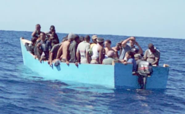 Yola con 50 personas interceptada en Puerto Rico