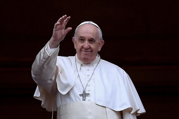 El papa iniciará su viaje a las Islas Canarias con inmigrantes y sus "ángeles del océano"