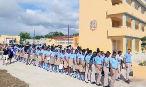 La Escuela: ¿Farallón Cultural o Refugio en Crisis?