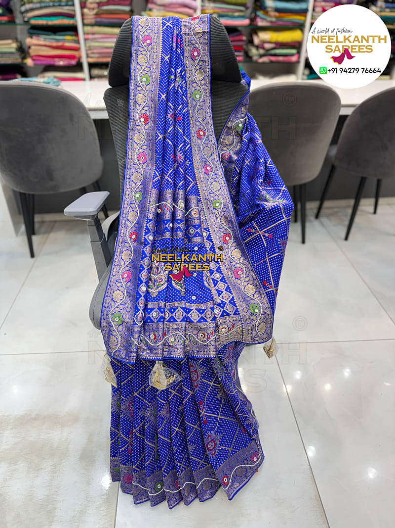 Weaving Bandhani