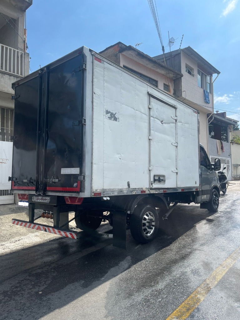 Iveco Daily 35s14 - Baú
