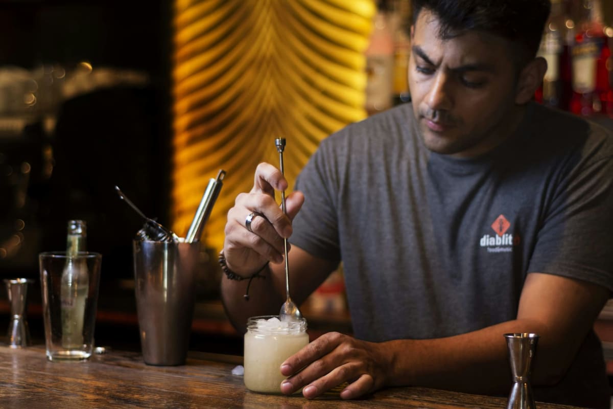Learn cocktail mixing