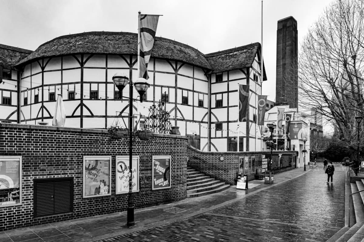 Attend the Globe Theatre Play