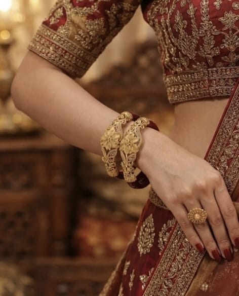 Gold plated polsa style bangles view 2