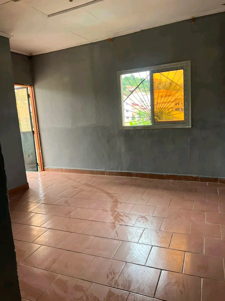 Photo de Appartement à louer à Etoug-ebe