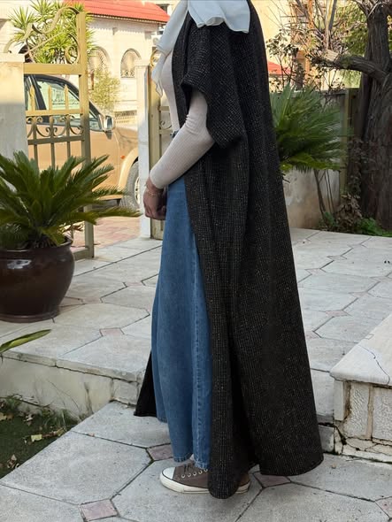 Black Woolen Textured Abaya 