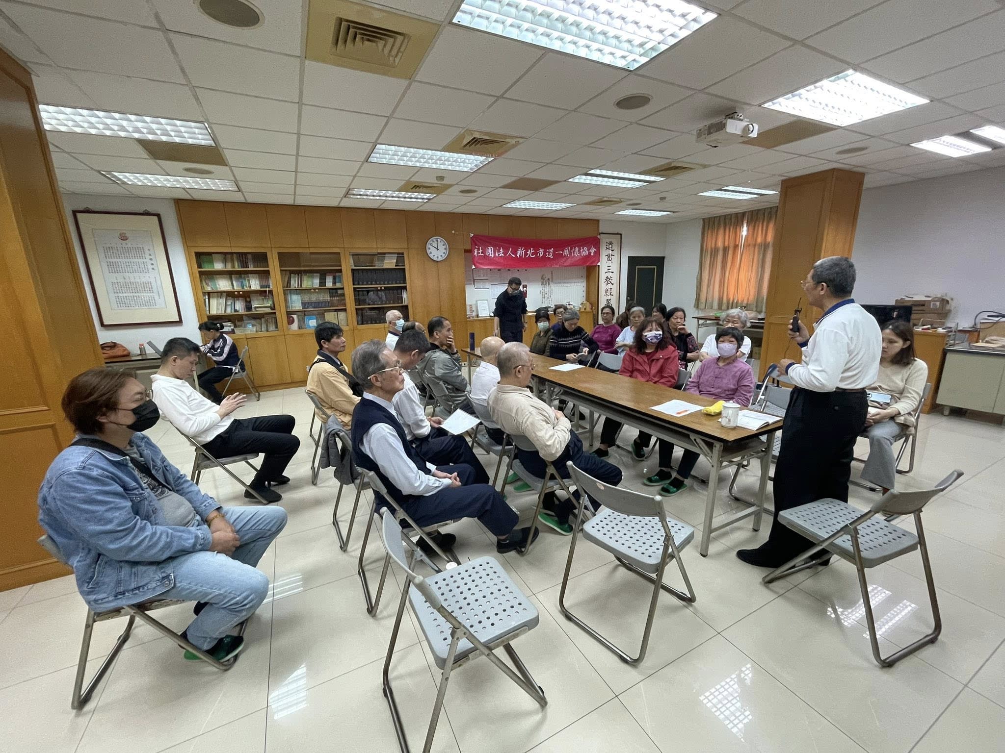 召開道務會議，討論今年班會開班與各項工作日期