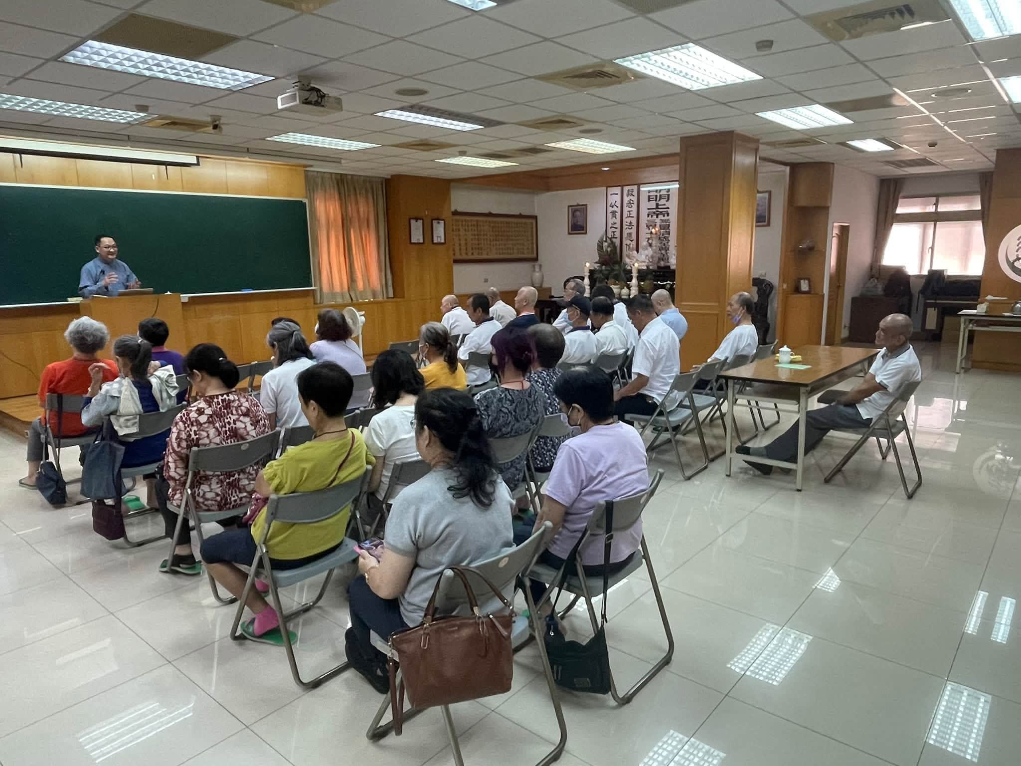 道一聖道院樹林佛堂綜合班 — 來自光的本源、道與教的分析　照片 13