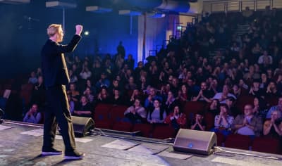 Spectacle d'hypnose pour un événement public et une collectivité