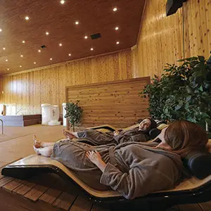 Hot-Stone-Therapy