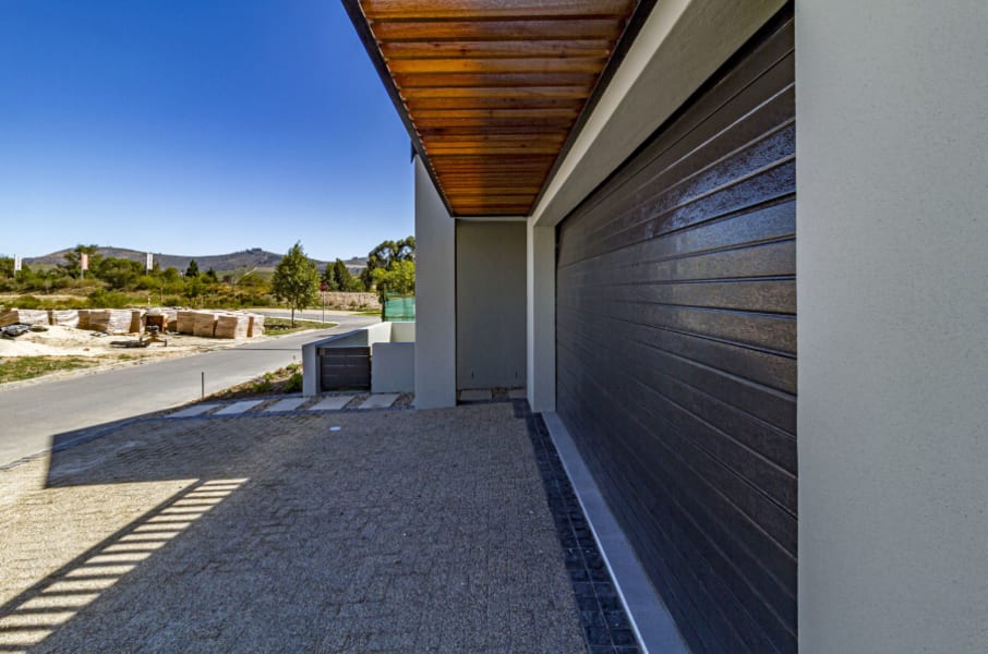 4 Bedroom Freehold For Sale in Longlands Estate