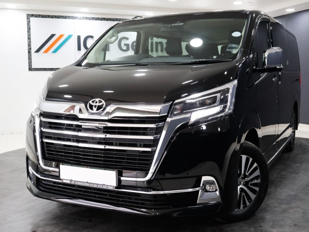 2021 Toyota Quantum 2.8 VX 9 SEAT