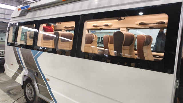 Group vans & tempo - KashiTaxi driver