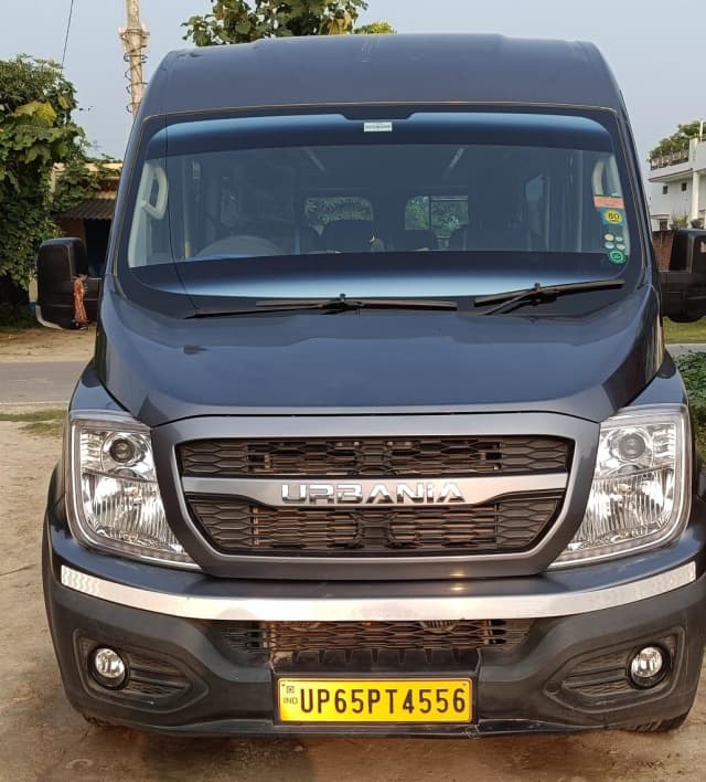 Premium outstation - KashiTaxi driver