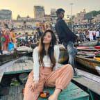 Solo traveller? Sorted. - KashiTaxi driver