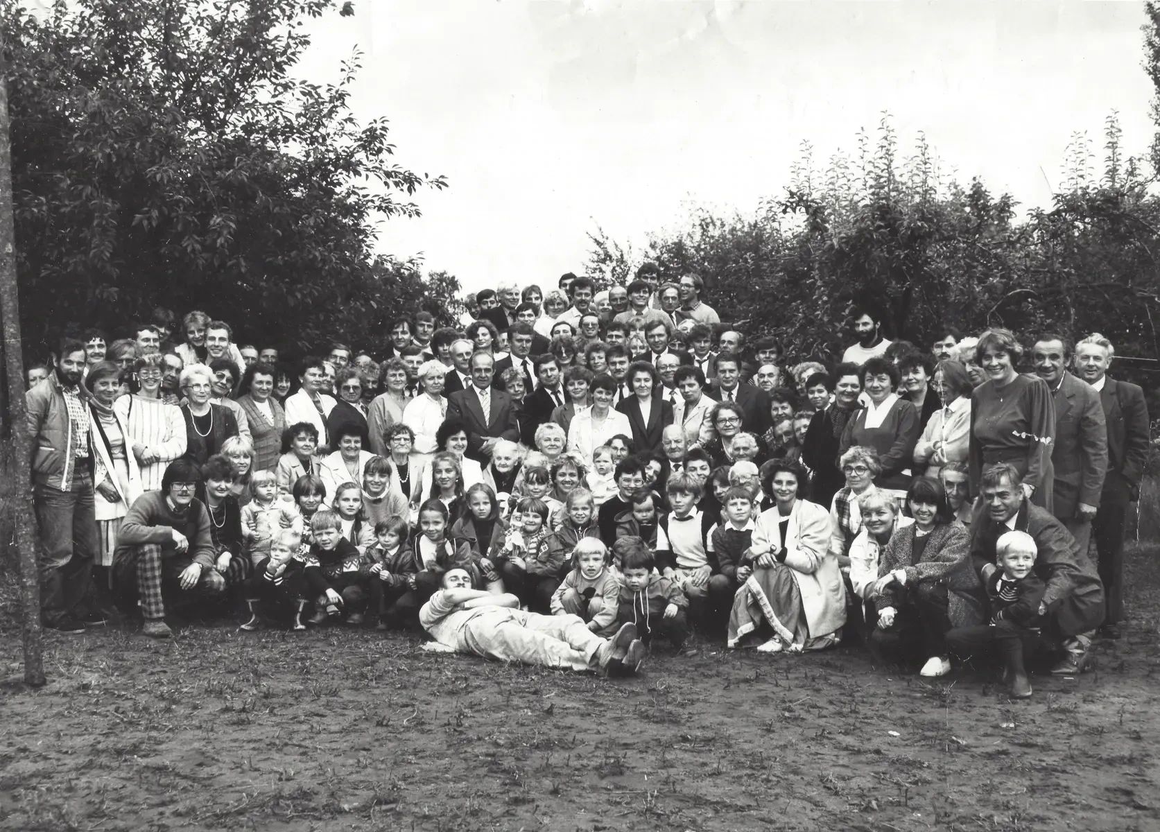 I zjazd Rodu Fludrów (1-2 sierpnia 1987) — posiadłość Haliny i Teresy Snela w Poznaniu-Zielińcu. 136 uczestników.