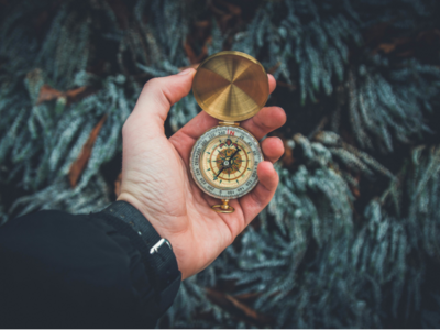 Risveglio Interiore e Successo: Perché la Spiritualità Moderna è Come un GPS Rotto (Con Esempi Pratici di Sopravvivenza)